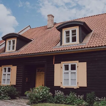 Saha Kluba Apartamenti Kuldiga Exterior photo
