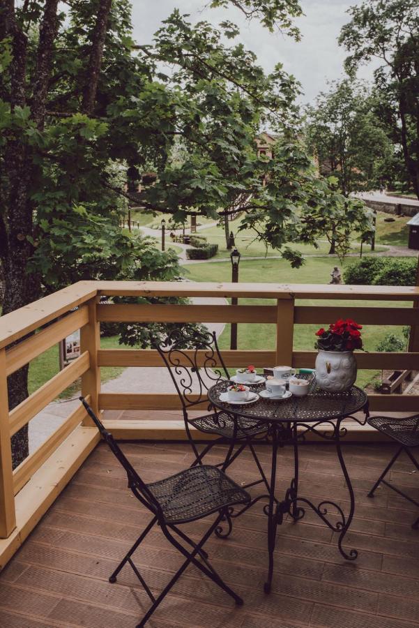 Saha Kluba Apartamenti Butas *